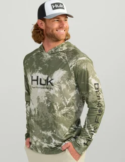 Huk Gear Performance Tops-Mossy Oak Pursuit Performance Hoodie Mossy Oak Stormwater Freshwater